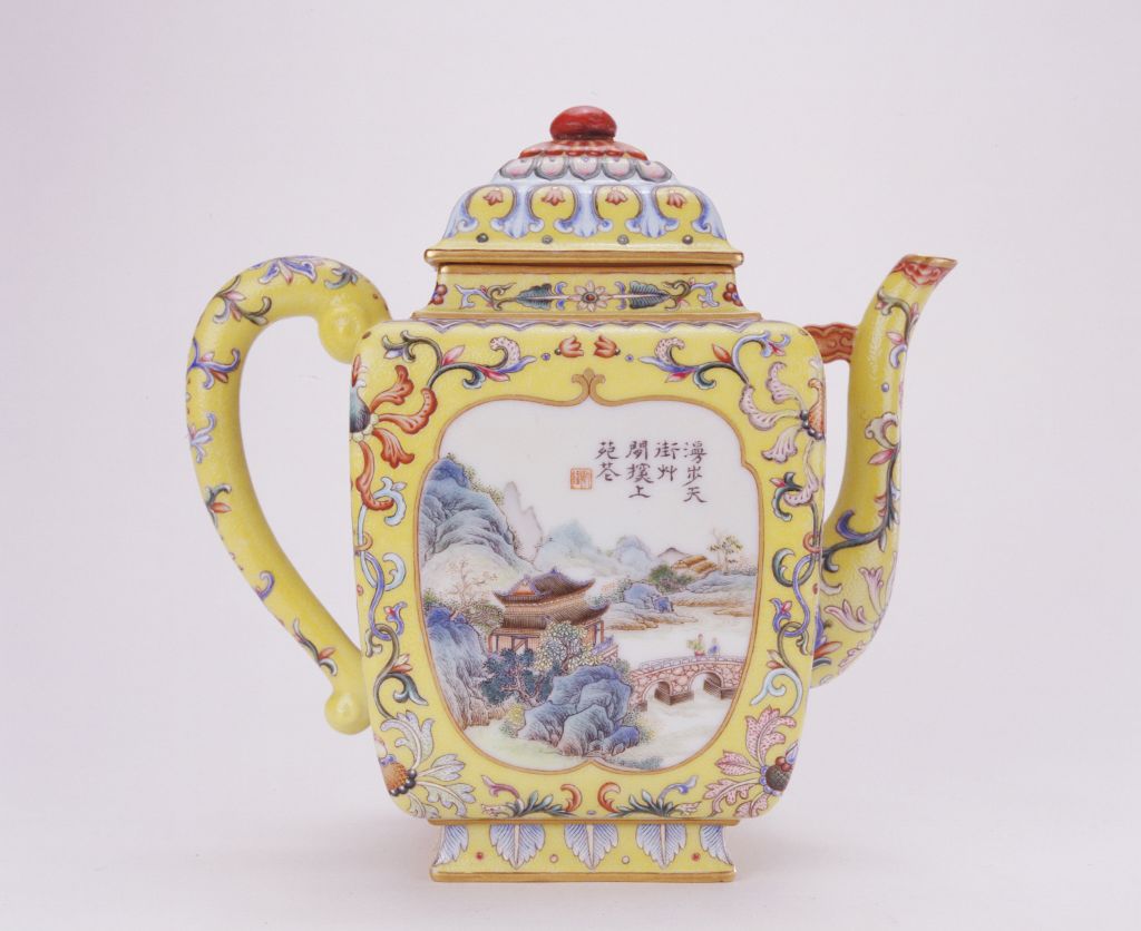 图片[2]-Qianlong style yellow ground light pink landscape figure painting of a square teapot-China Archive